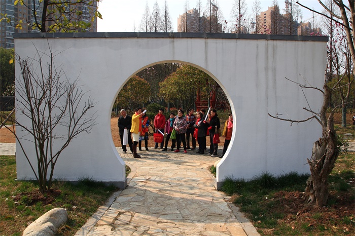 “游木兰园，学园林科普知识，共享绿色生态环境” -记武汉市园林科学研究所2016年植树节科普宣传活动