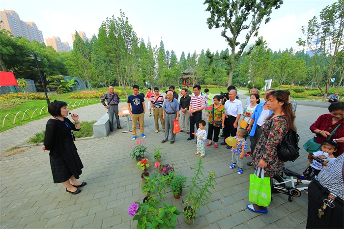 科技助力园艺沙龙 ――记园艺沙龙首场科普公园站活动