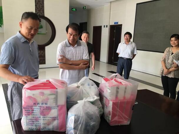 市局领导高温慰问送清凉 情暖一线科研员工