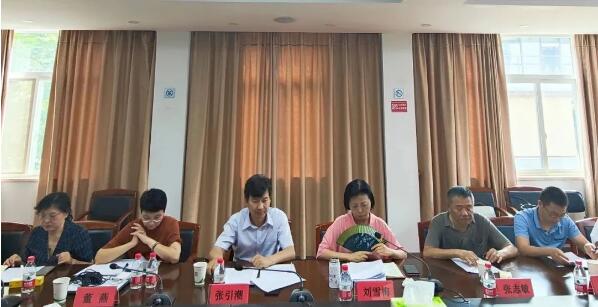 中国花卉协会领导、专家来市园科院调研国家?；ㄖ种首试纯? onmousewheel=